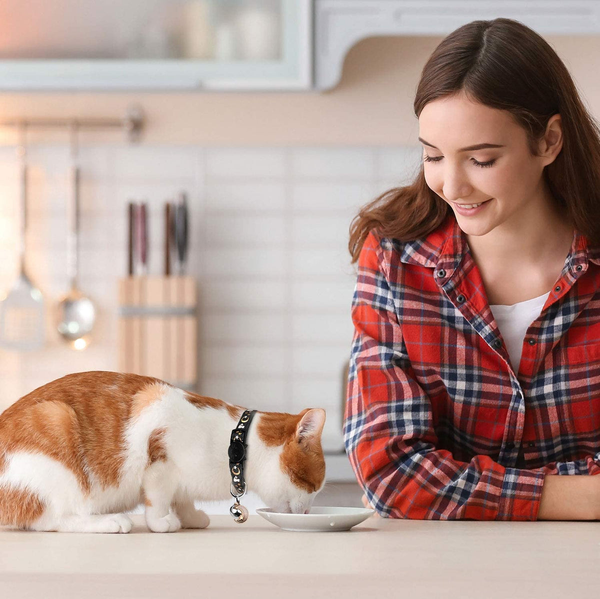 2PCS Breakaway Cat Collars with Bell Cute Kitty Glow in the Dark Adjustable Kitten Collars 7.9-13.0 Inch(Orange&Black)